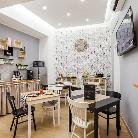 Bed & Breakfast Vico Milano 18 Naples