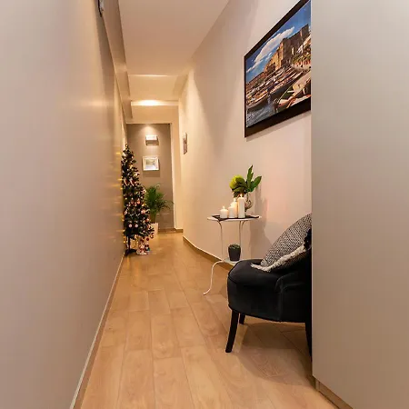 Vico Milano 18 Bed & Breakfast Naples