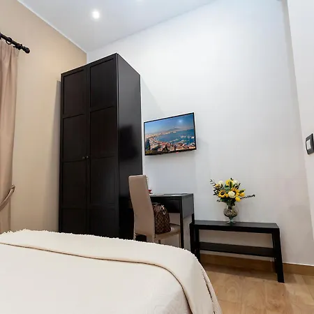 Vico Milano 18 B&B 나폴리