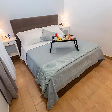 Vico Milano 18 4* 나폴리