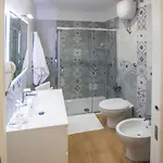 לינה וארוחת בוקר Vico Milano 18 נאפולי