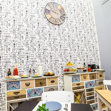 Vico Milano 18 Bed & Breakfast 4*