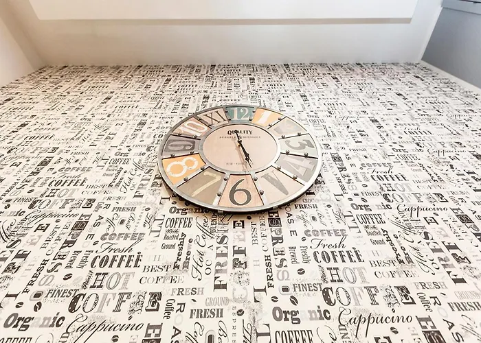 Vico Milano 18 4* Νάπολη