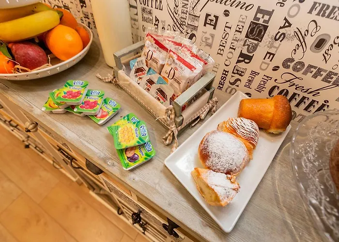 Vico Milano 18 4* Νάπολη