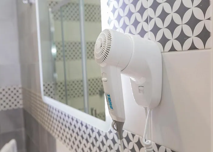 Vico Milano 18 4* Νάπολη