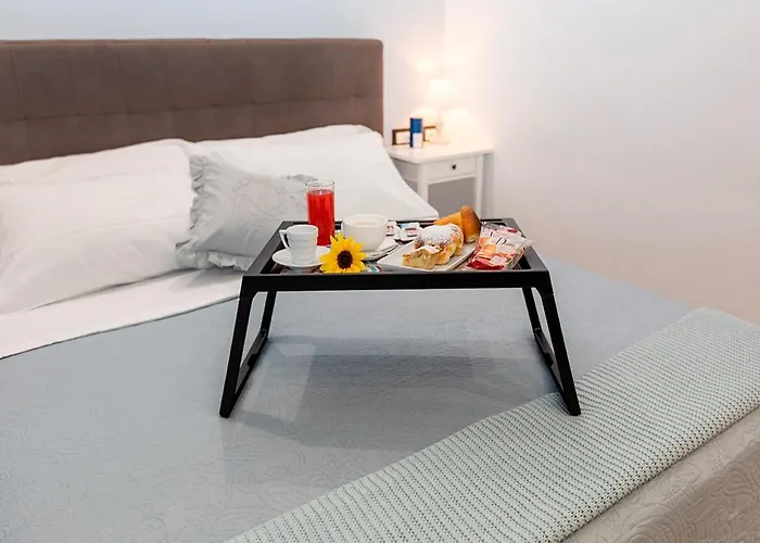 Bed and Breakfast Vico Milano 18 4*