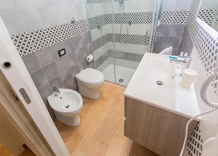 Bed and Breakfast Vico Milano 18 4*