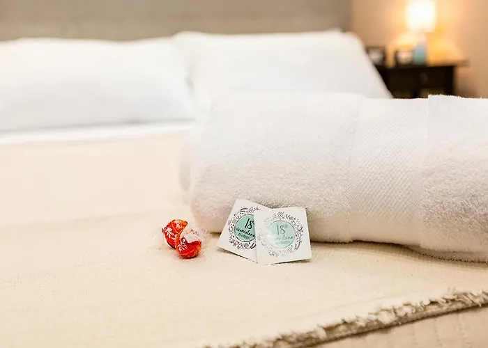 Vico Milano 18 4* Νάπολη