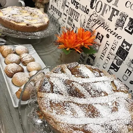 Oda ve Kahvaltı Vico Milano 18 4*