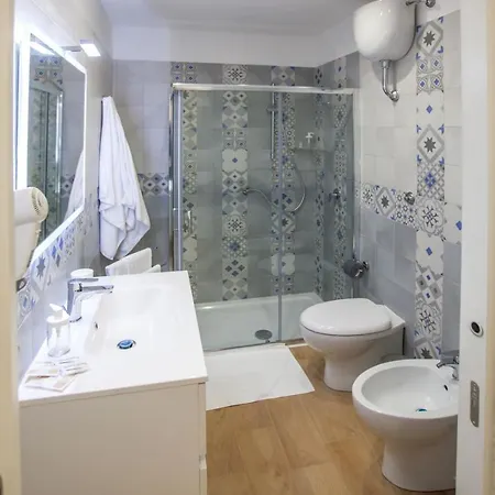 Oda ve Kahvaltı Vico Milano 18 Napoli