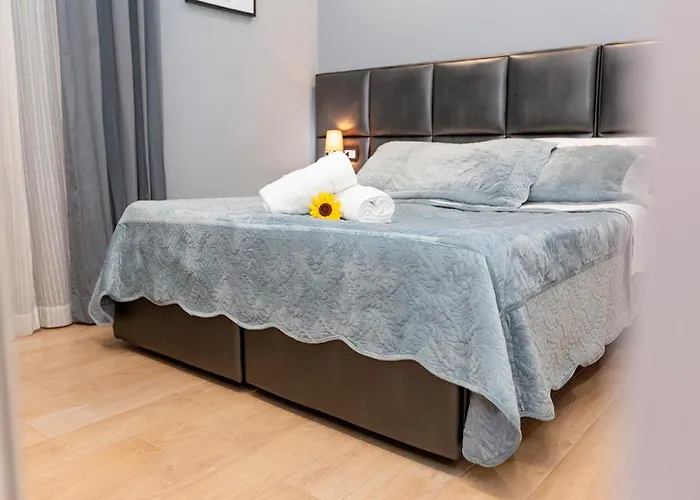 Vico Milano 18 4* Neapel